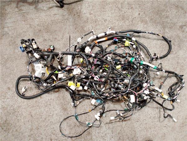 cableado habitaculo toyota yaris p13 2014 13