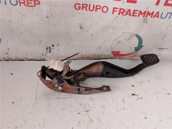 pedal embrague toyota yaris p13 2014 13 acti