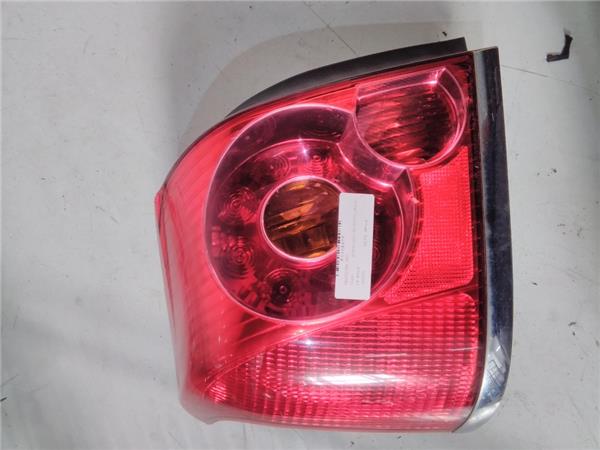 piloto trasero izquierdo toyota avensis 2003