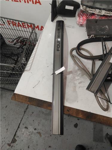 moldura puerta delantera derecha toyota land