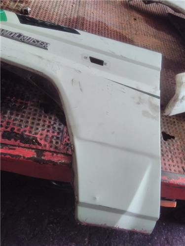 aleta delantera izquierda toyota land cruiser
