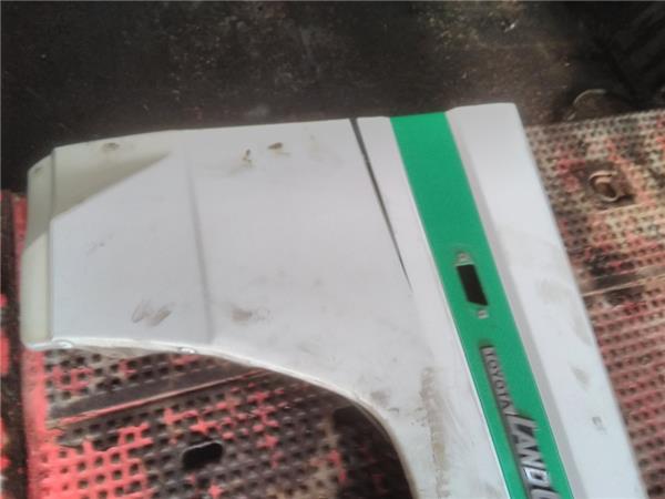 aleta delantera derecha toyota land cruiser 1