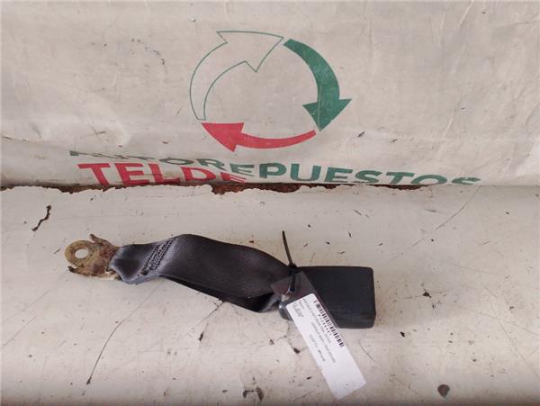anclaje cinturon trasero derecho toyota corol
