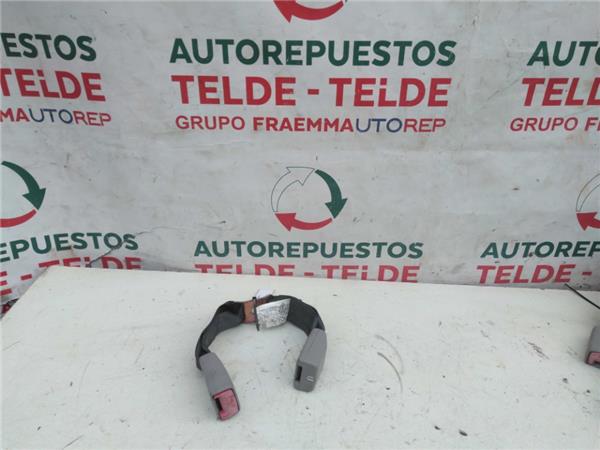 anclaje cinturon trasero derecho toyota corol