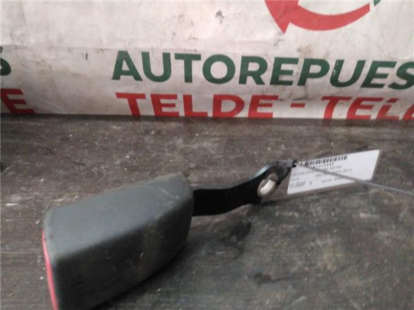 anclaje cinturon trasero central toyota yaris