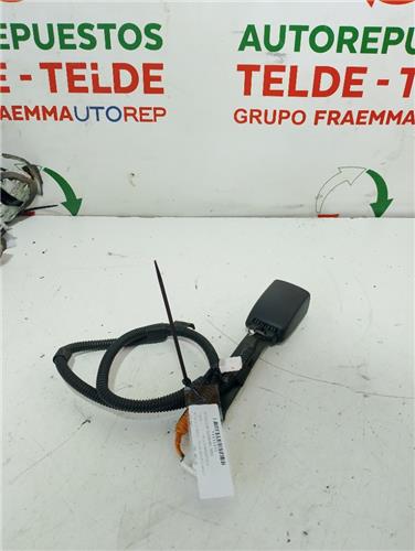 anclaje cinturon delantero izquierdo toyota p