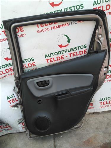 guarnecido puerta trasera derecha toyota yari