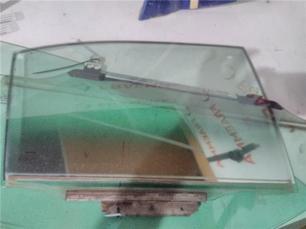 luna puerta trasera derecha toyota avensis 20