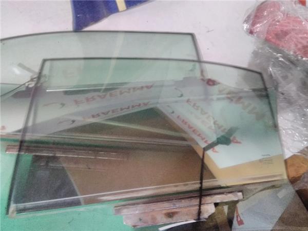 luna puerta trasera izquierda toyota avensis