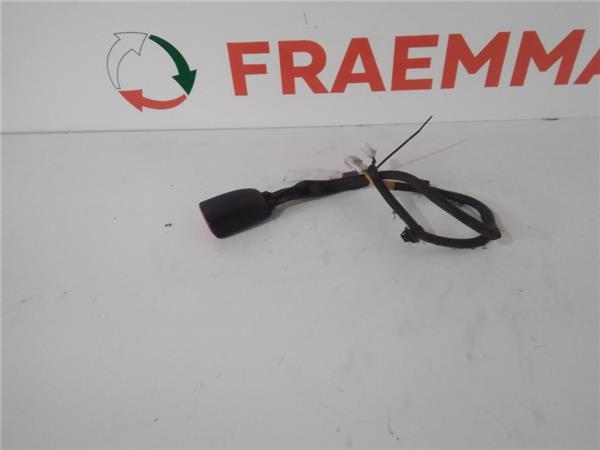 anclaje cinturon delantero derecho toyota pri