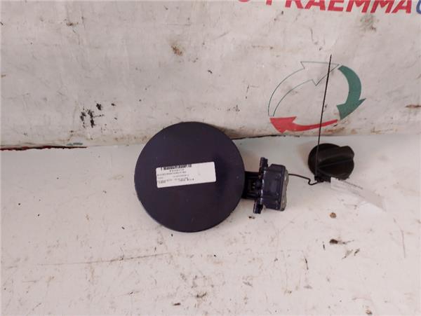 tapa exterior combustible toyota yaris p13 20