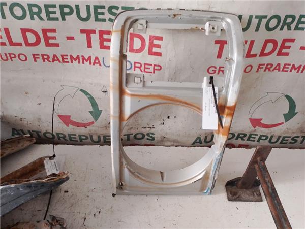moldura faro derecho toyota land cruiser 1980