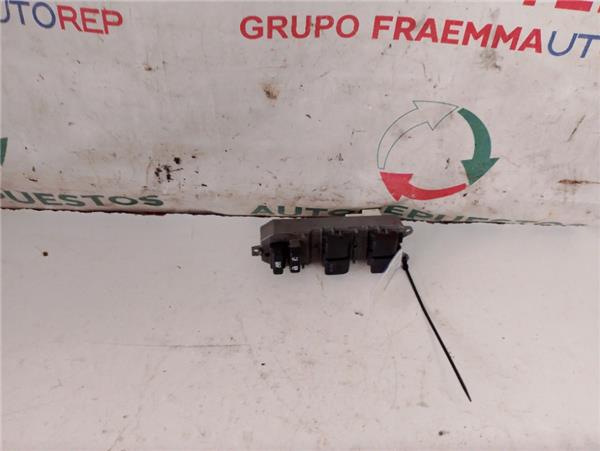 botonera puerta delantera izquierda toyota ya