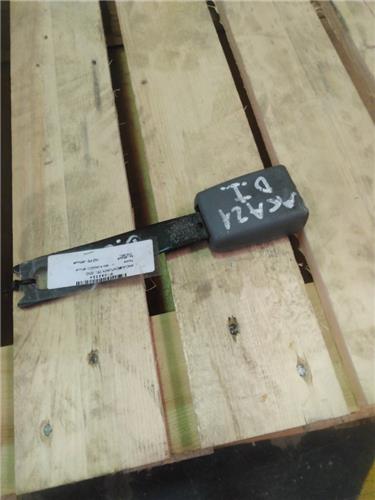 anclaje cinturon delantero izquierdo toyota r