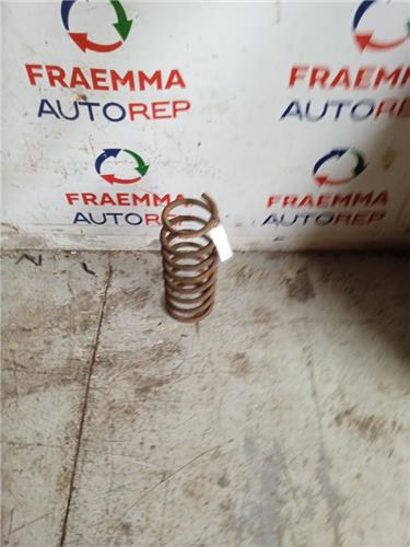 muelle izquierdo suspension trasera toyota la