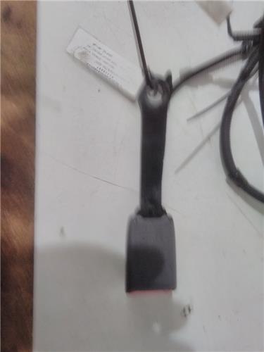 anclaje cinturon trasero izquierdo toyota pri