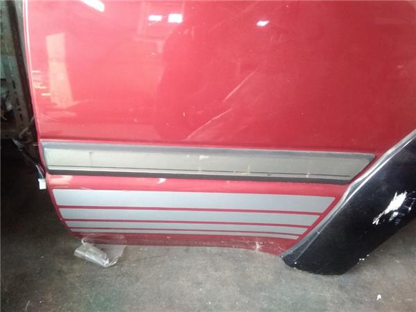 moldura puerta trasera izquierda toyota land