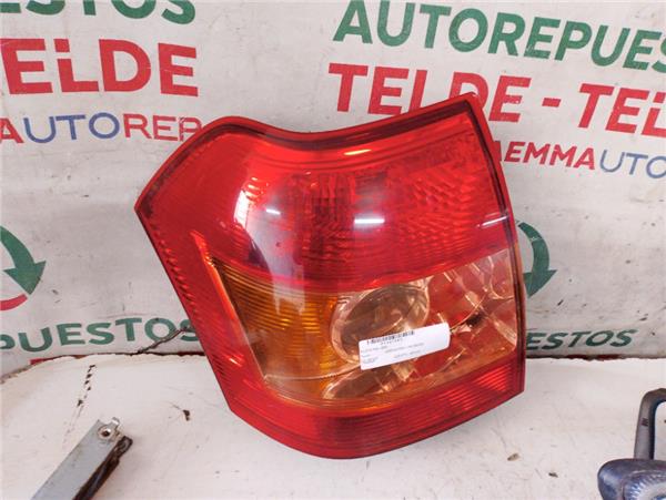 piloto trasero izquierdo toyota corolla 2003