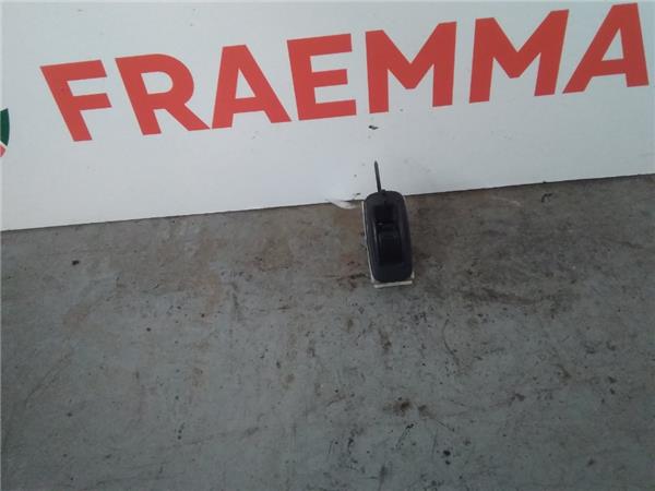 botonera puerta trasera derecha toyota coroll