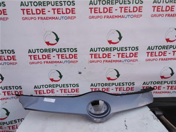 parrilla delantera toyota corolla verso 2010