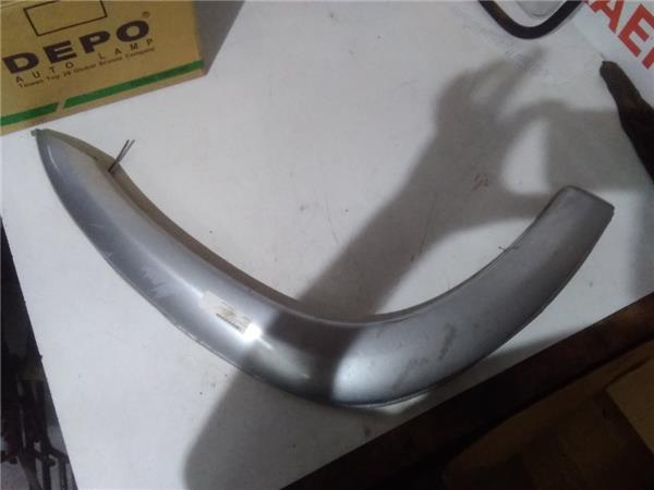 moldura aleta delantera derecha toyota rav 4
