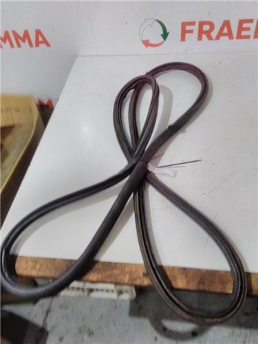 moldura porton trasero toyota land cruiser 19