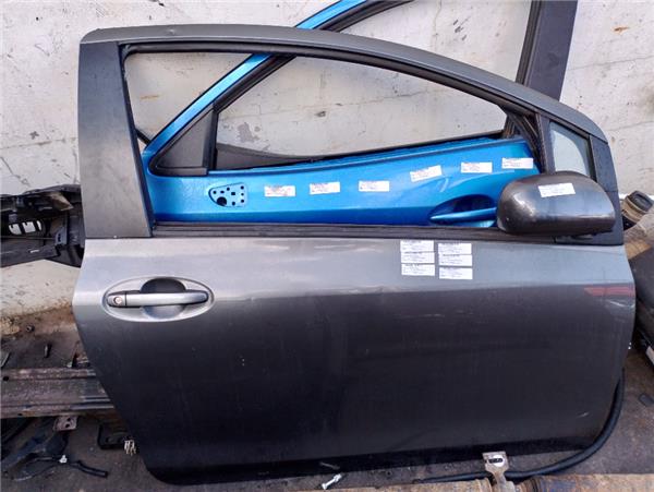 guarnecido puerta delantera derecha toyota ya