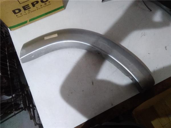 moldura aleta trasera izquierda toyota rav 4