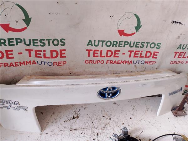 moldura porton trasero toyota c hr x10 102016