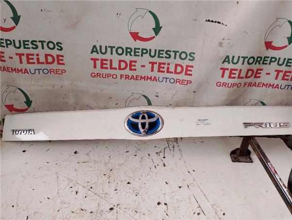 moldura porton trasero toyota prius 2009 zvw3