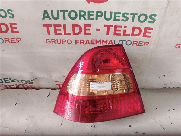 piloto trasero izquierdo toyota corolla 2003