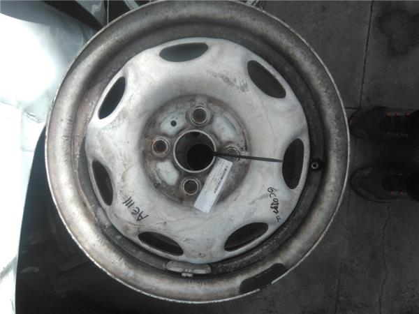 llanta rueda trasera derecha toyota corolla 1