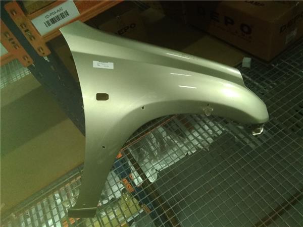 aleta delantera derecha toyota rav 4 aca21 5p