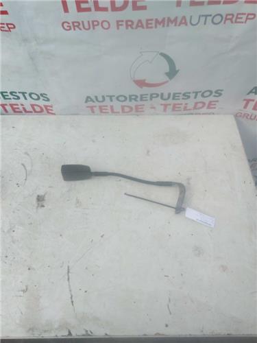 anclaje cinturon delantero izquierdo nissan p