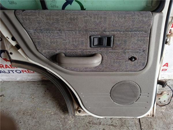 guarnecido puerta trasera izquierda land rove