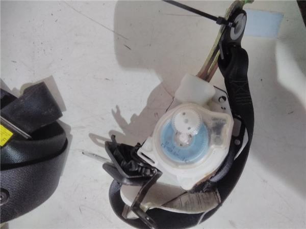 cinturon seguridad trasero derecho toyota ave