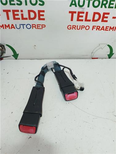 anclaje cinturon trasero derecho toyota prius