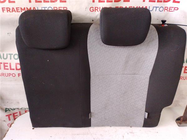 asientos traseros izquierdo toyota yaris p13