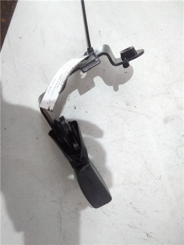 anclaje cinturon trasero derecho toyota avens