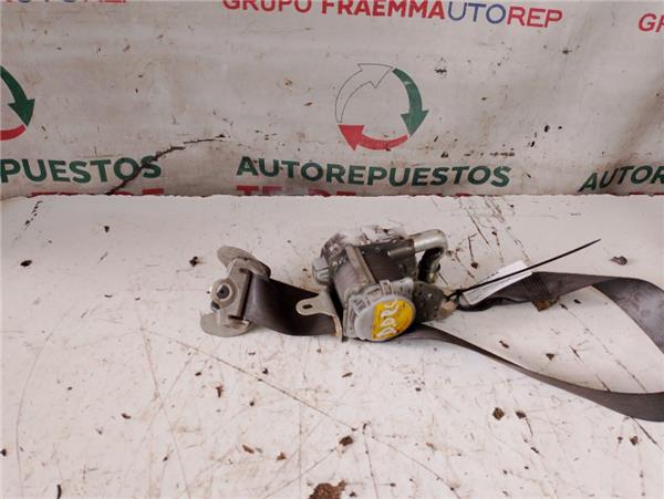 cinturon seguridad delantero derecho toyota p