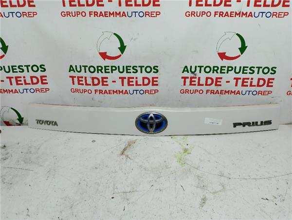 moldura porton trasero toyota prius zvw30 200