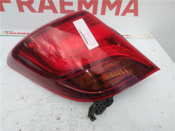 piloto trasero izquierdo toyota yaris p13 201