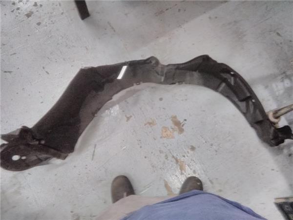 protector pase rueda delantero derecho toyota