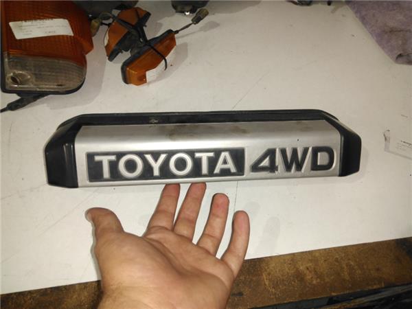 moldura porton trasero toyota land cruiser 19