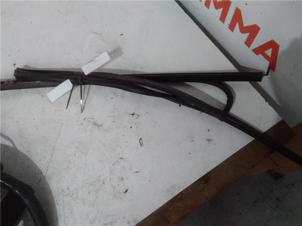 guia delantero luna puerta trasera izquierda