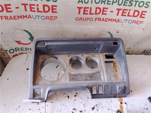 embellecedor cuadro instrumentos toyota dyna