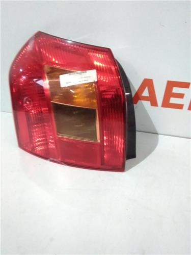 piloto trasero izquierdo toyota corolla 2003