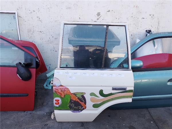 luna puerta trasera izquierda toyota land cru