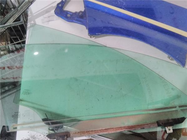 luna puerta delantera derecha toyota avensis