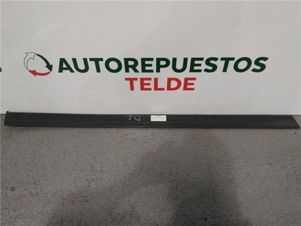moldura puerta delantera izquierda mercedes b